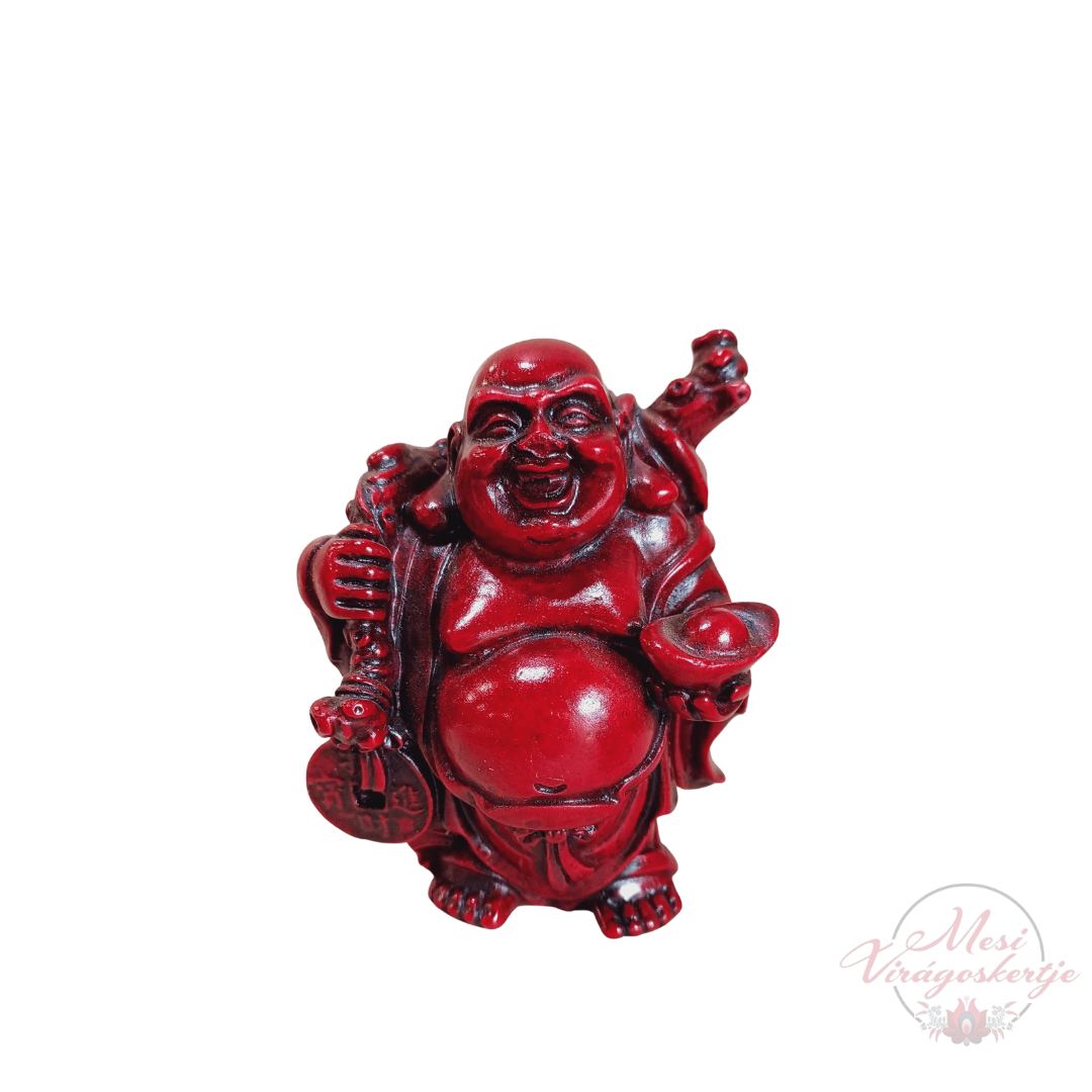 Piros Mosolygó Buddha szobor tállal és zsákkal, pénzérmével a vállán, boldogságot és jólétet szimbolizálva, fehér háttér előtt