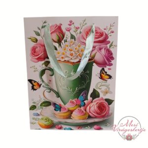 Vintage virágmintás ajándéktáska rózsákkal és pillangókkal