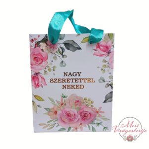 Rózsás mintájú ajándéktáska „Nagy szeretettel neked” felirattal